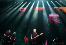English singer/songwriter/bassist Roger Waters performs at the Sports Palace in Mexico City on November 28, 2018. - Waters is in Mexico for his tour called "Roger Waters Us + Them 2018".